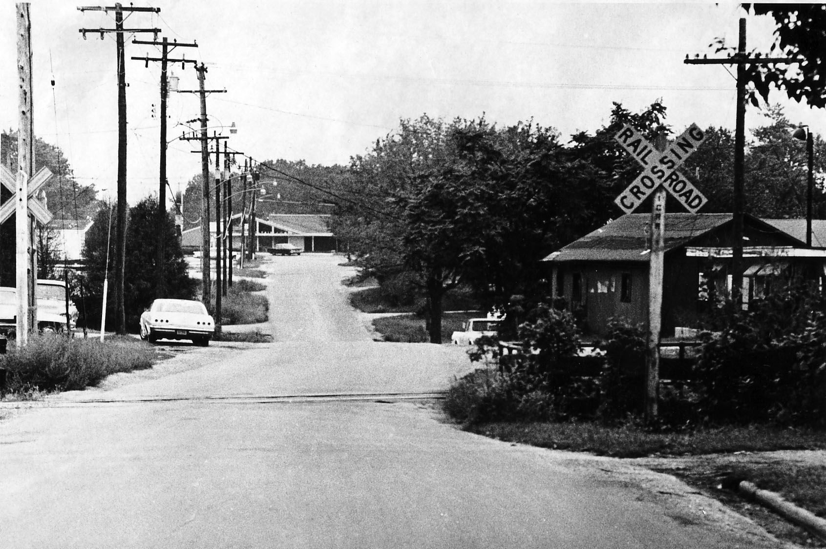 Illinois Central crossing-5 1970.jpg